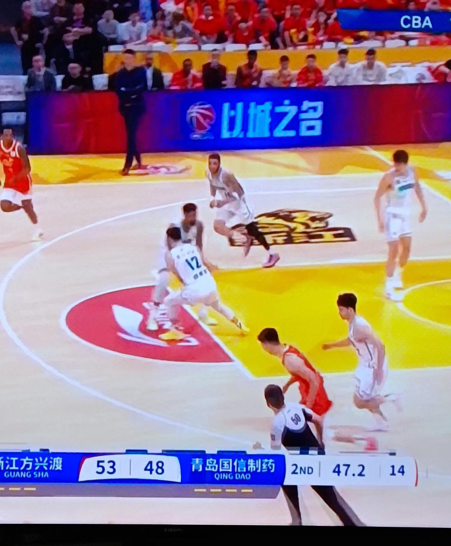 九游网页平台-关于转折点广州队临场应变,CBA常规赛今夜攻防权衡,态度坚定,轮换策略被讨论的信息