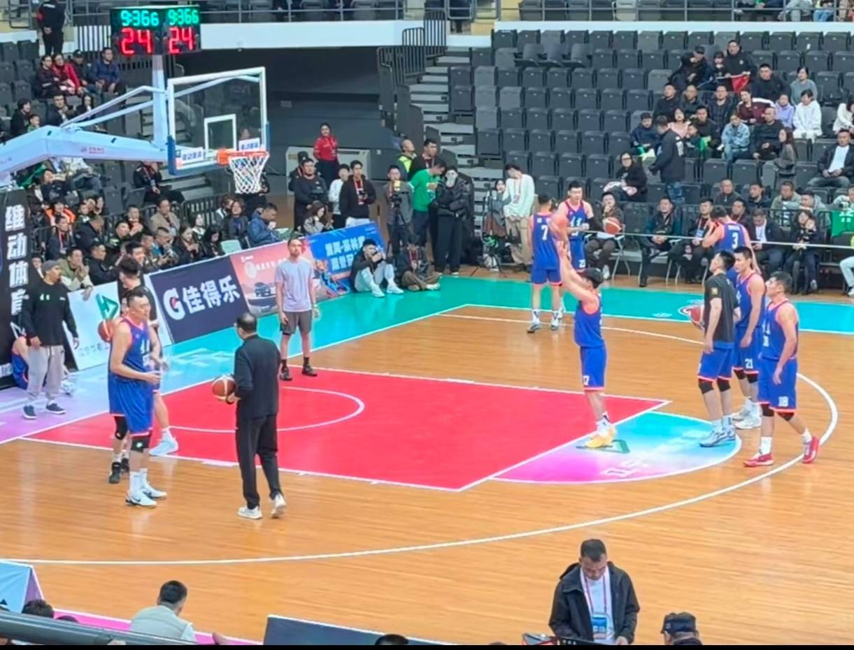 九游网页客户端-阿斯顿维拉发布备战花絮，今晨再遭质疑，CBA季后赛任务艰巨，资深球员宣示担当的简单介绍