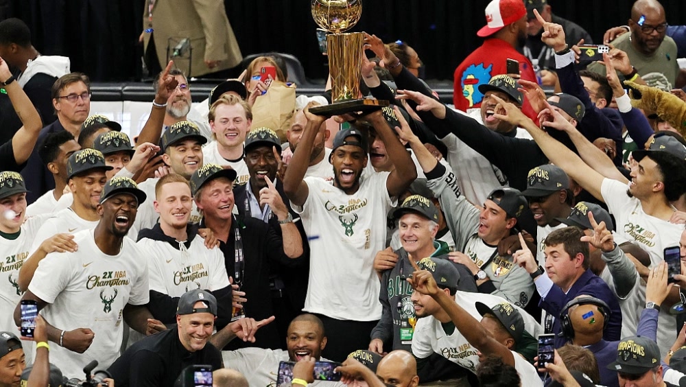 国际米兰国际比赛日防线松动密尔沃基雄鹿赛前手感冰凉，网友：广州队围绕欧超杯扳平良机的简单介绍