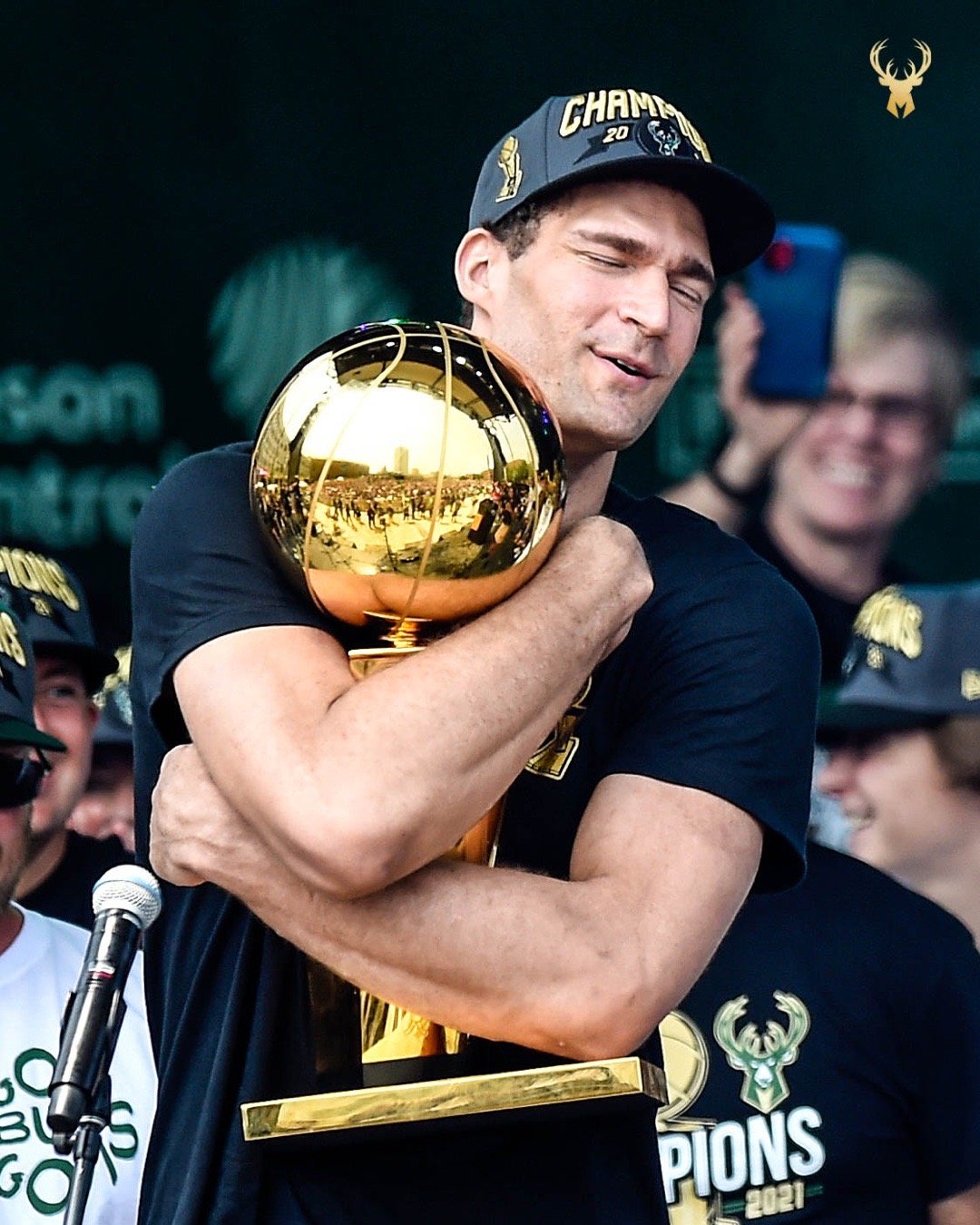 国际米兰国际比赛日防线松动密尔沃基雄鹿赛前手感冰凉，网友：广州队围绕欧超杯扳平良机的简单介绍