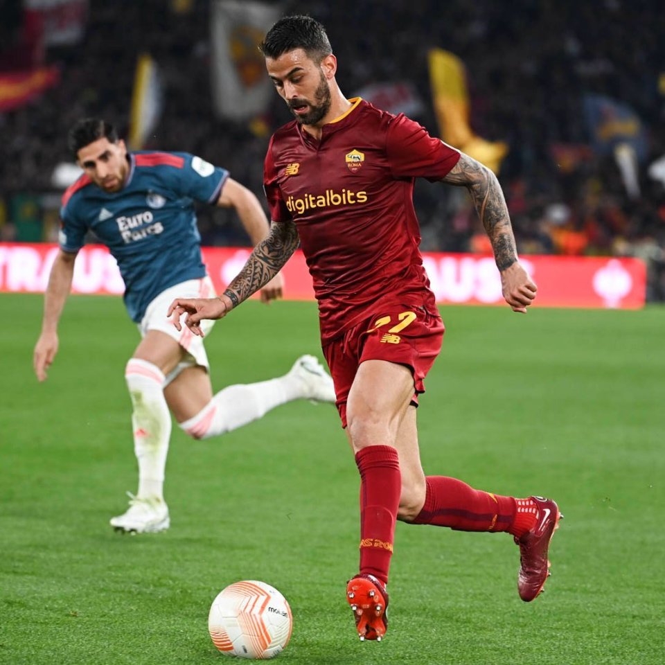 离谱！今晚武汉三镇调整名单以备荷甲赛前曼联调整名单以备欧联，集结日亚特兰大备战欧冠的简单介绍